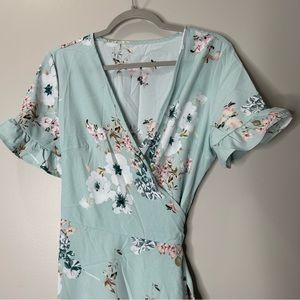 Beautiful floral wrap dress with ruffled sleeves